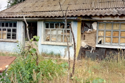 Житловий будинок, 77,2 кв.м. та ділянки 0,0378га, 0,0593га, 0,1528га, 0,06га, КН 4825183201:01:001:0044, 4825183201:01:001:0045, 4825183201:01:001:0046, 4825183201:01:001:0047,за адресою: Миколаївська обл., Очаківський р-н, с.Покровка, вул.Передріївська,25