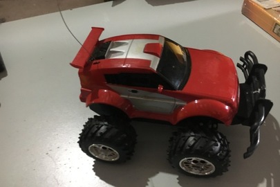 Іграшка - авто на радіокеруванні 