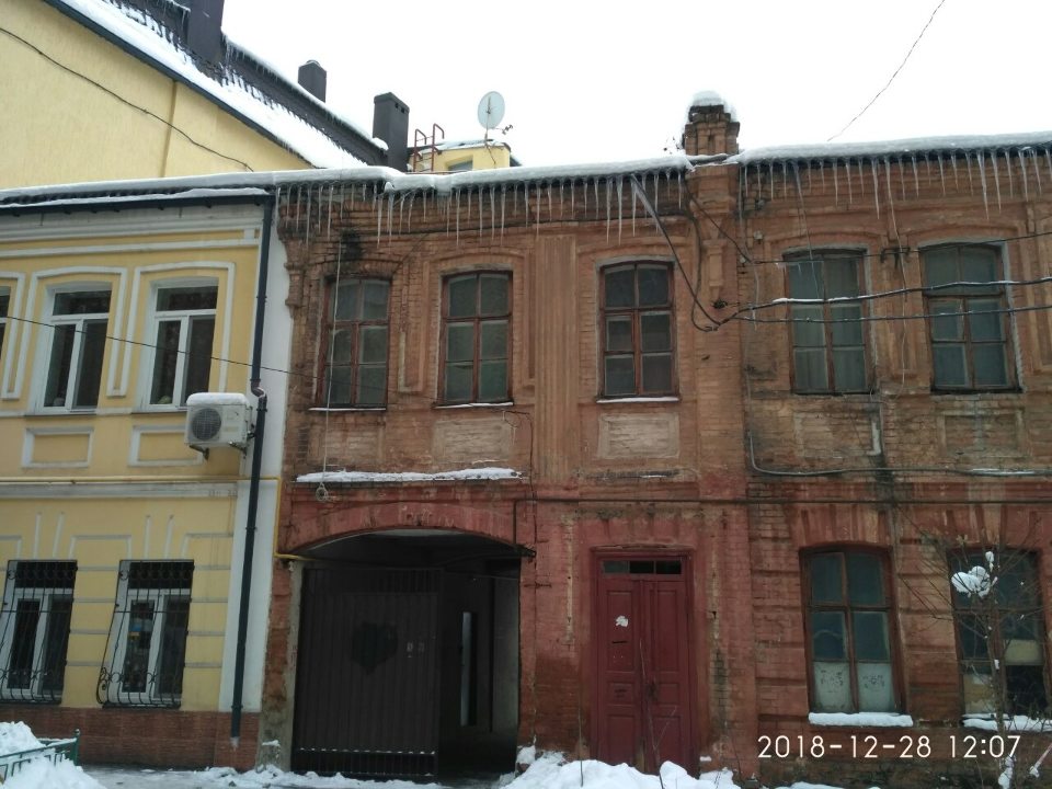 ІПОТЕКА: чотирикімнатна квартира загальною площею 60.0 кв.м., що розташована за адресою: м. Харків, вул. Потебні, 2, кв.13