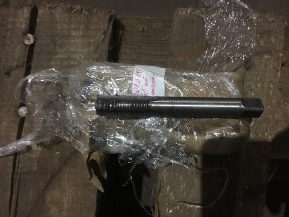 Мітчик машинний М16 у кількості  5 шт.