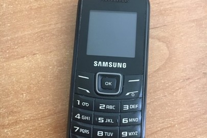 Мобільний телефон SAMSUNG 