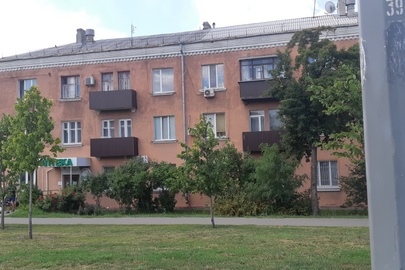 Двокімнатна квартира загальною площею 54,1 кв.м., що знаходиться за адресою: м. Харків, пр. Гагаріна, 310, кв.13
