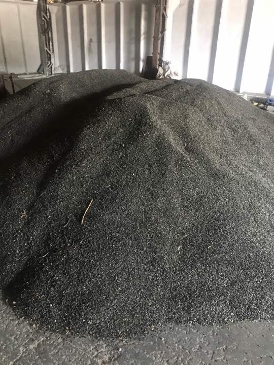 Зернова культура насіння соняшнику загальною вагою 9 тонн