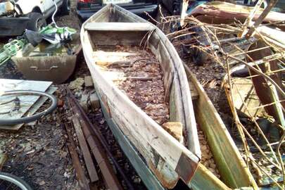 Човен дерев`янний саморобний