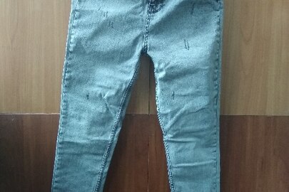 Штани жіночі (джинсові) у кількості 84 штуки з синтетичних волокон різних розмірів