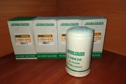 Фільтра масляні у кількості 4 штук іноземного виробництва, марки «EKO FILTER 320/04133-A», код УКТ ЗЕД 8708