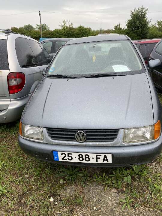 Автомобіль марки Volkswagen Polo, 1995 року випуску, реєстраційний номер 2588FA, кузов №WVWZZZ6NZSY116063