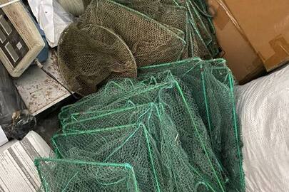 Конфіскація майна за виконавчим листом: два ятери креветочних довжиною 4м., висота 40 см., розмір вічка 6мм., б/в