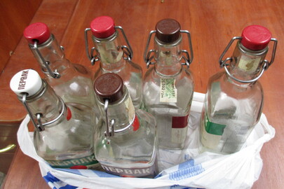 Пляшки порожні "Первак" з бугельним корком у кількості 6 шт