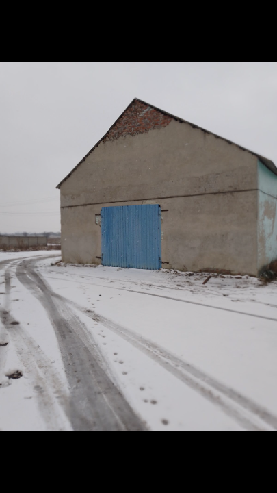 Частина приміщення зерноскладу загальною площею 185,7 кв.м./ А-1/, що знаходиться за адресою: Волинська область, Ківерцівський район, село Вишнів, вулиця Комсомольська, будинок 56