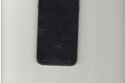Телефон чорного кольору марки "Samsung", б/в