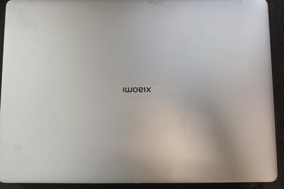 Конфісковане майно за рішенням суду: ноутбук марки «Xiaomi», s/n 35833/013Q01095 , в корпусі сірого кольору із зарядним пристроєм,б/в