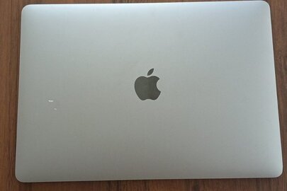 Конфісковане майно за рішенням суду: ноутбук марки MacBookPro з серійним номером FVFXJ2TCHV22, б/в