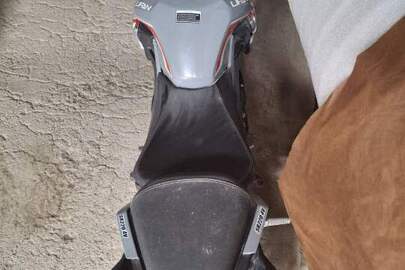 Конфіскація майна за рішенням суду: мотоцикл марки Lifan SR 220, сірого кольору, 2024 року випуску, номер кузова LF3PDMAM7RA000128, реєстраційний номер відсутній