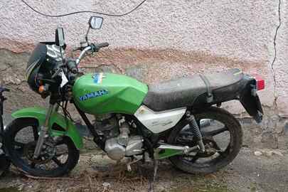 Конфісковане майно за рішенням суду: мотоцикл марки "CHINA MOTO" модель "SOUL ZSS124F", зеленого кольору, державний реєстраційний номер АВ2695АА, номер кузова відсутній