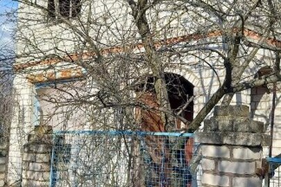 Садовий будинок загальною площею 59,3 кв.м. з господарськими будівлями та спорудами, земельна ділянка площею 0,045 га, к/н 4823382600:07:000:0646, які розташовані за адресою: Миколаївська область, Вітовський район, Лиманівська с/р, СТ "СКІФ", № 102.