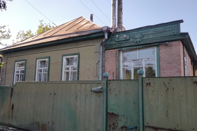 1/6 частина будинку, загальною площею 85,7 кв.м, за адресою Чернігівська область, м. Прилуки, провулок Західний, буд. № 19