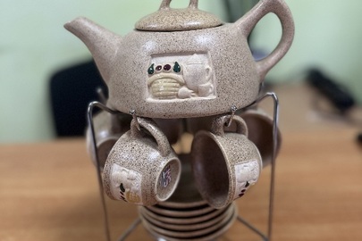 Конфіскація майна за рішенням суду: кавовий керамічний сервіз на 6 персон, б/в