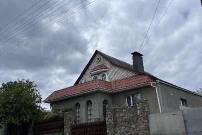1/4 частини житлового будинку загальною площею 198,0 кв.м. з адресою: Чернігівська обл, м. Прилуки, вул. Михайлівська, будинок 22 А