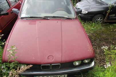 Транспортний засіб марки BMW 316, 1987 р.в., ДНЗ ВС8479СІ, № кузова : WBAAK510709836391, червоного кольору, об'єм двигуна 1766 см. куб., бензин