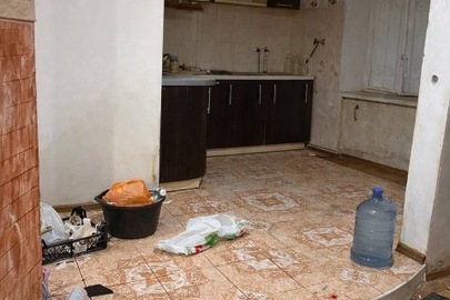 1/2 частина двокімнатної квартири, загальною площею (кв.м.):53,0, житлова площа ( кв.м.): 27,9 за адресою: Миколаївська обл., м. Вознесенськ, вулиця Будівельників, будинок 7-А, квартира 17