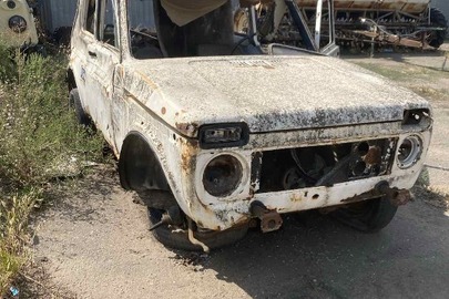 Легковий автомобіль марка ВАЗ, модель 2121, ДНЗ 04644НК, рік випуску 1983 р., колір білий, номер кузова ХТА212100D0293671