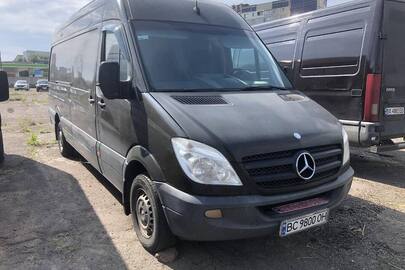 Транспортний засіб марки MERCEDES-BENZ SPRINTER 316 CDI, шасі (кузов, рама) WDB9066351S721073, 2012 року випуску, тип – спеціалізований вантажний фургон, колір – коричневий, державний номер ВС9800ОН