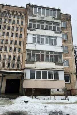 1/4 частка квартири загальною площею 61,3 кв. м., житловою площею 37,4 кв. м. за адресою: Львівська обл., м. Стрий, вул. Бачинської О., буд. 4а, кв. 36, РНМ 5017815