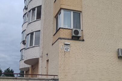 Іпотека: Двокімнатна квартира №79, загальною площею 76,40 кв. м., що знаходиться за адресою: місто Київ, проспект Героїв Сталінграда,буд.43-В