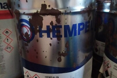 Фарба з маркуванням "HEMPEL" - 3 банки по 5 л. кожна, б/в