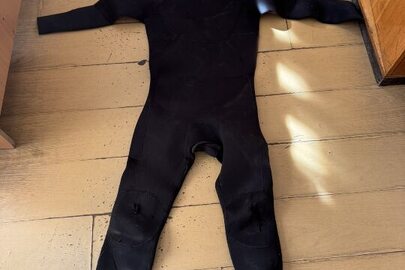 Конфісковане майно за рішенням суду: гідрокостюм "BARE", 1 шт., б/в