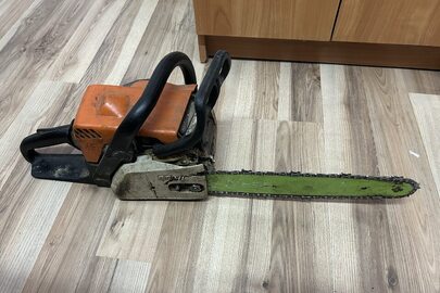 Конфісковане майно за рішенням суду: бензопила марки Stihl MS180, оранжевого кольору, б/в, в неробочому стані