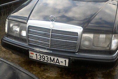 Автомобіль марки Mercedes-Benz 230, 1992 року випуску, номерний знак 1393MA-1, ідентифікаційний номер WDB1240831F224929