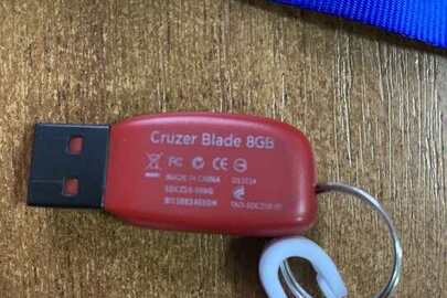 Флеш-накопичувач SanDisk Cruzer Blade 8GB із ремінцем синього кольору