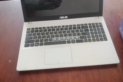 Конфісковане майно за рішенням суду: ноутбук марки «ASUS», модель «Atheros/AR5B125», серія-E1NOCX604361038, б/в