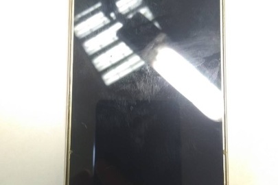 Мобільний телефон "Huawei Tit-U02", ІМЕІ: 869493028182696, ІМЕІ2: 869493028208392, флеш-накопичувач марки "QUMO" чорного кольору, об'ємом 16 Гб 