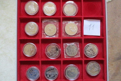Монети Радянського союзу та Росії в колекційній коробці (монети із білого металу), 14 монет, 1 коробка