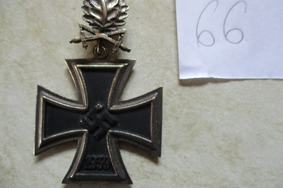 Залізний хрест з дубовим листям та мечами, 1 шт.