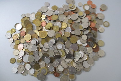 950 монет іноземних держав різного номіналу та року карбування