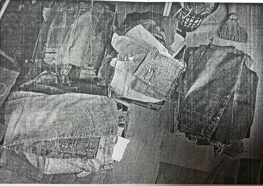 Джинсові вироби (штани, юбки) у кількості 278 шт.