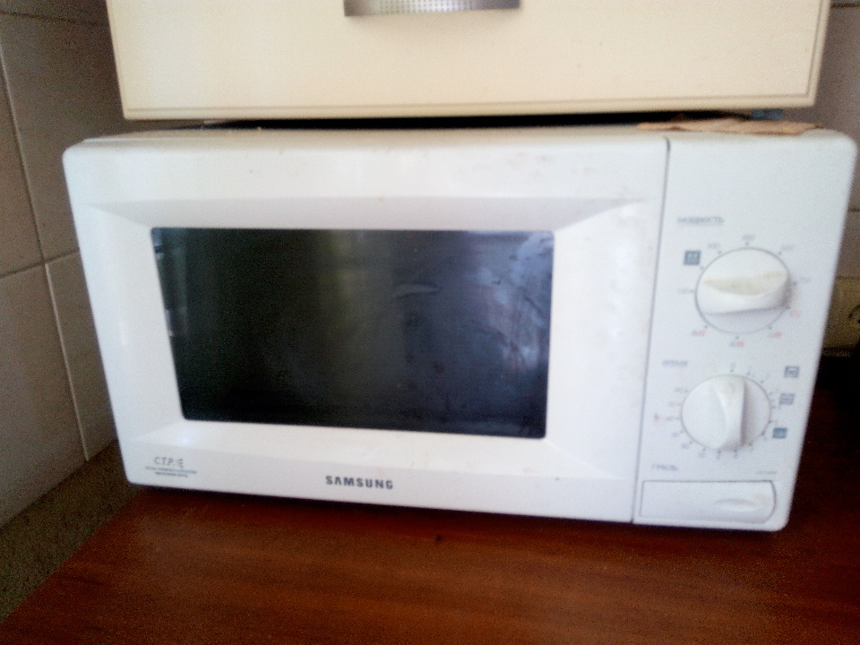 Мікрохвильова піч 