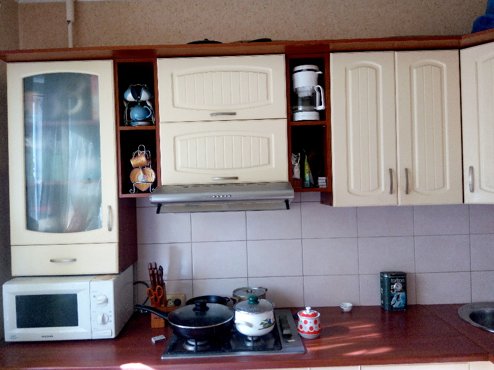 Витяжка, срібного кольору, б/в, в робочому стані