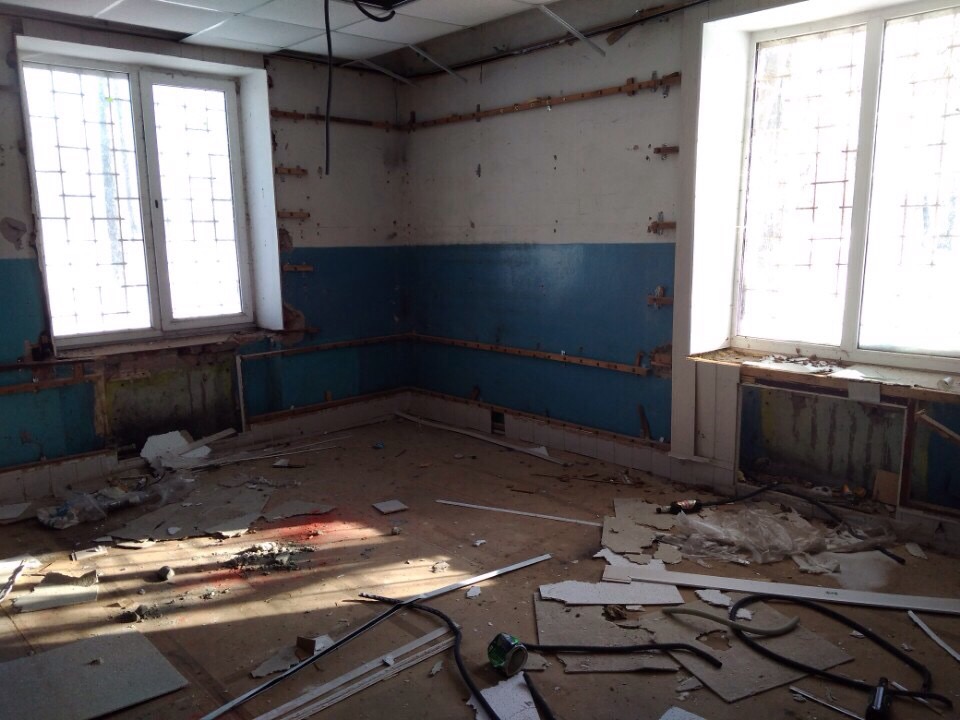 Предмет іпотеки. Будівля контори, загальною площею 446,10 м.кв., що знаходиться за адресою: Сумська обл., Конотопський р-н, с. Грузьке, вул. Центральна (Свердлова), 70