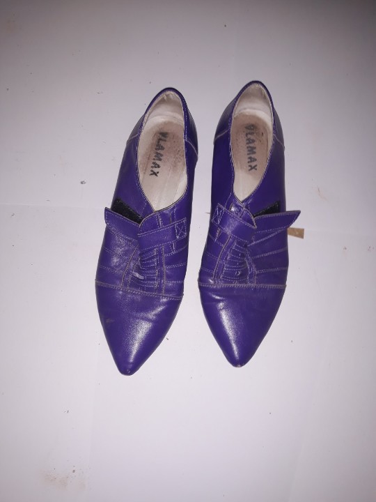 Туфлі жіночі, фіолетового кольору, б/в, одна пара