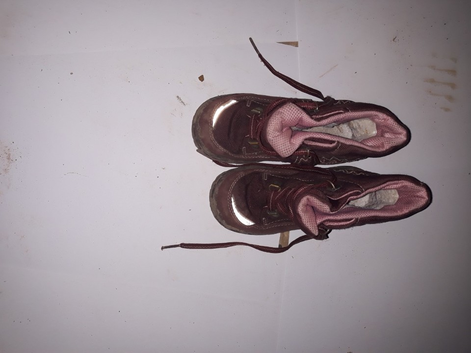 Ботинки дитячі, коричневого кольору, б/в, одна пара