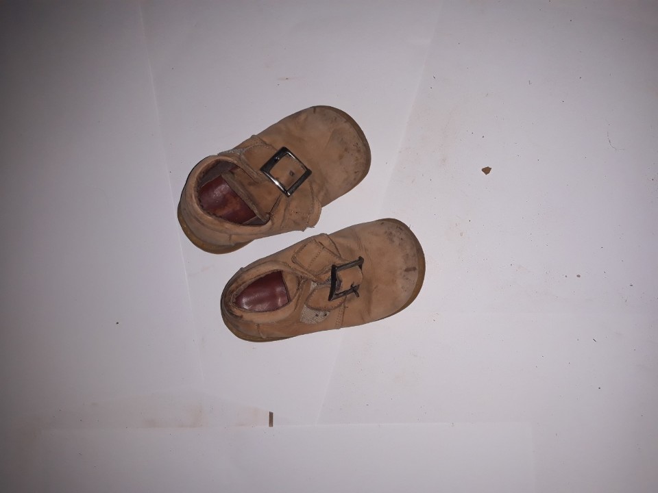 Туфлі дитячі, коричневого кольору, б/в, одна пара