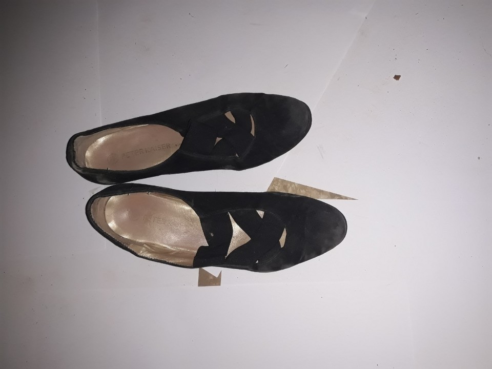 Туфлі жіночі, чорного кольору, б/в, одна пара