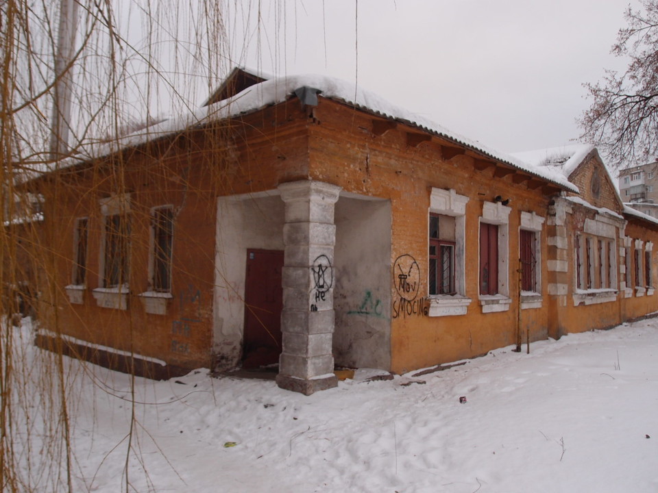 Нежитлова будівля банно-прального комбінату літ. 