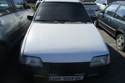 Автомобіль Opel Kadett (легковий седан-в), 1988 року випуску, реєстраційний номер ВМ1249ВС, кузов № WOL000039J5095223