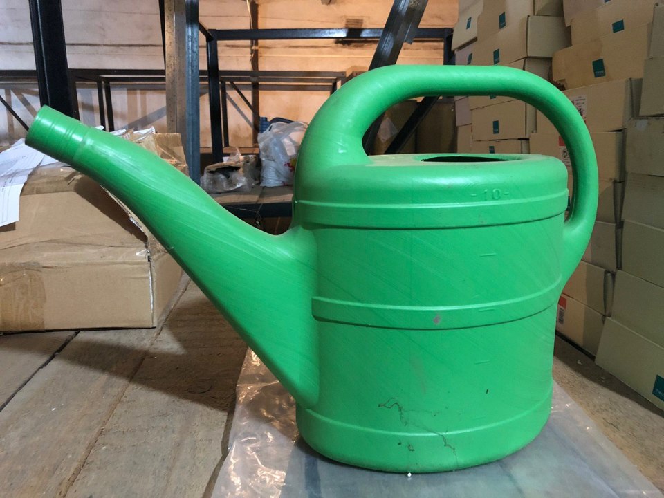 Поливалка (лійка) пластикова ємністю 10 л, 19 шт.